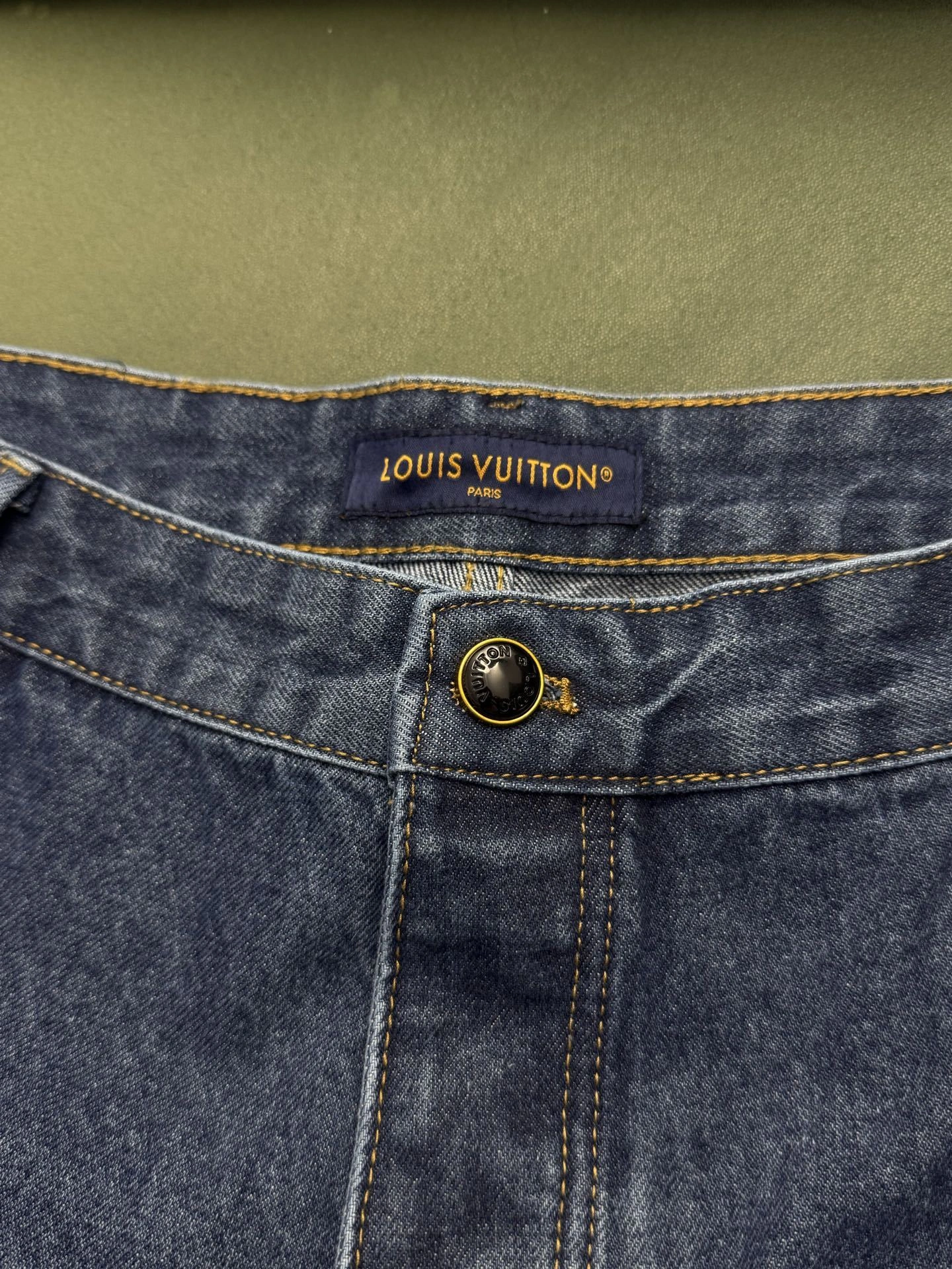 wg.luxury-- 8V nigo item: E-F431J2025